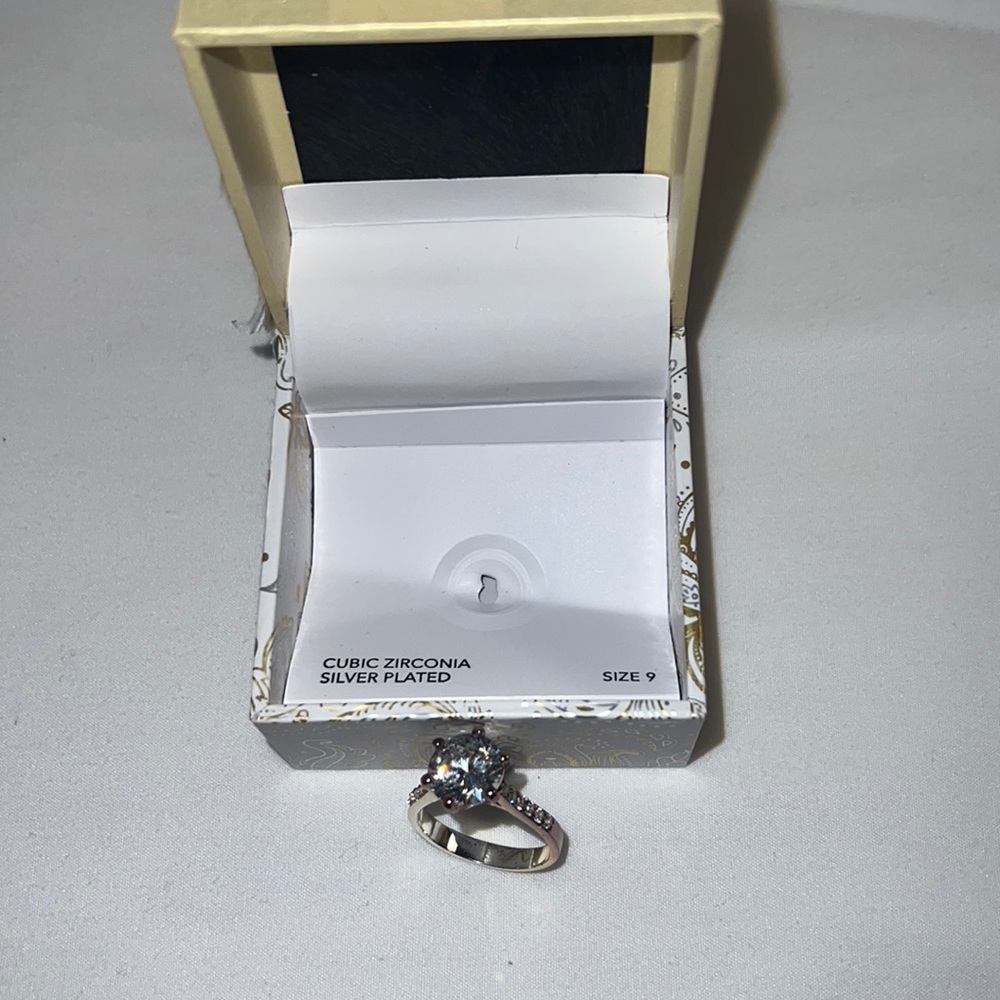 CHARTER CLUB GOLD RING